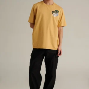 เสื้อยืดแขนสั้นผู้ชาย คอกลม สีเหลืองตุ่น